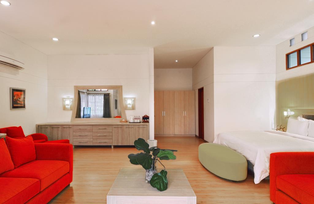 Bumi Bandhawa Hotel Bandung Exterior photo