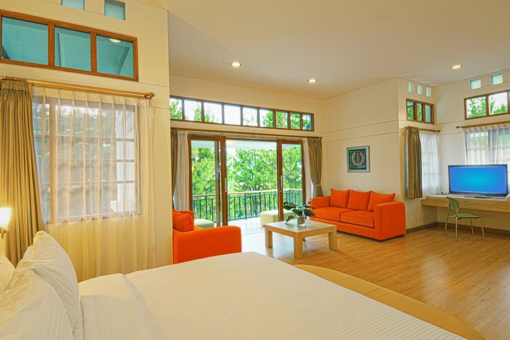 Bumi Bandhawa Hotel Bandung Exterior photo
